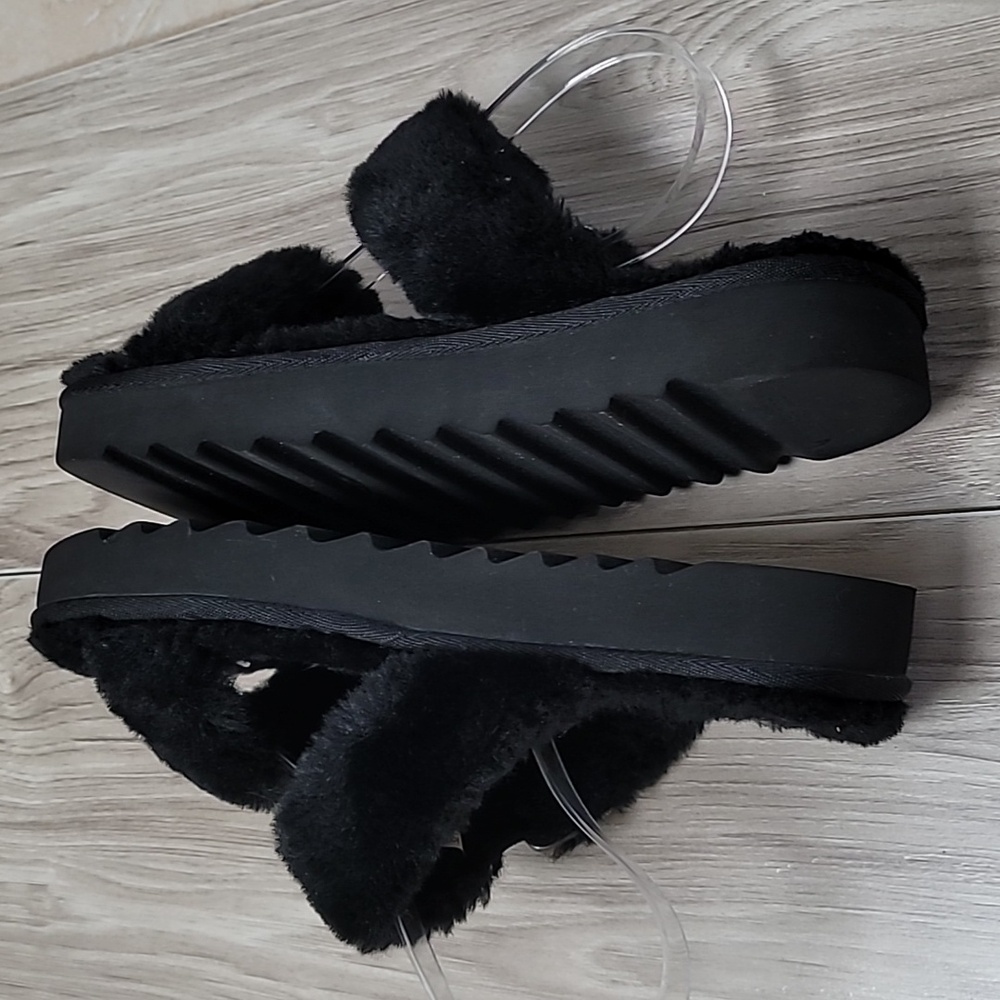 Koolaburra by UGG Fur-ah Black Faux Fur Slide Sandals Women’s Size 7 Buckle - Picture 5 of 10
